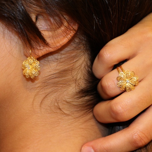 Anel flor ouro  T14