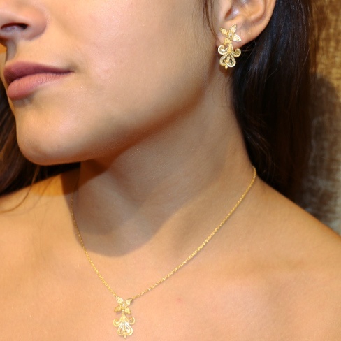 Brincos ouro e diamantes