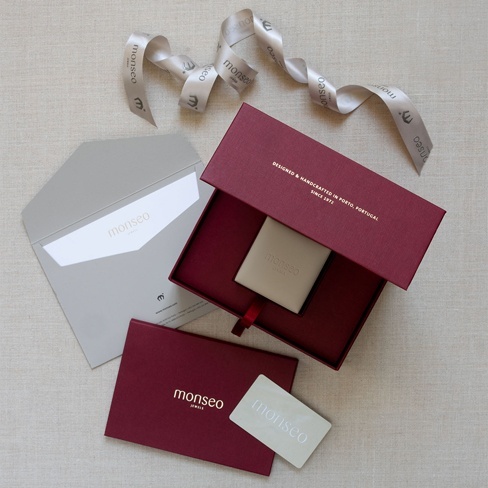 Monseo Anel Ouro Branco 19,2K Safira Oval Diamantes Tam18