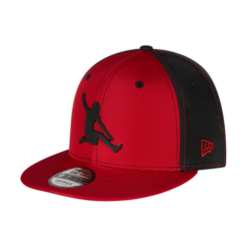 Boné Vermelho e Preto Eusébio - M/L
