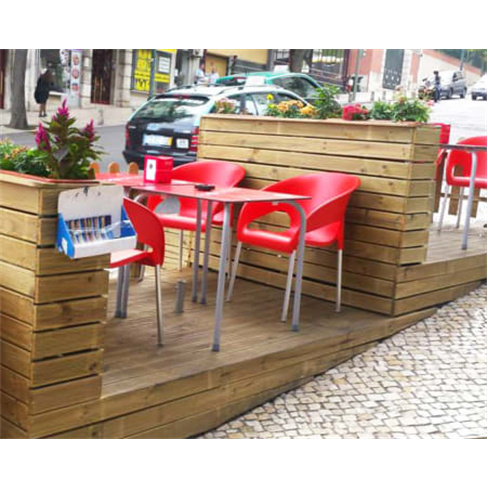 Deliciosos Hambúrgueres com Bebidas | 2 ou 4 Pessoas na Estefânia! Refeição