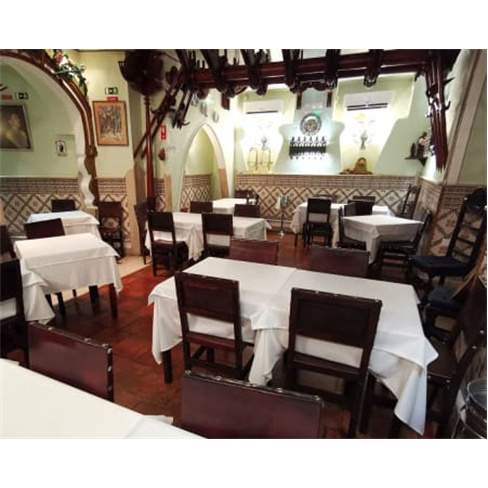 Jantar Romântico & Fado para Dois em Alfama | Taverna d´el Rey