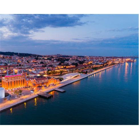Passeio de Veleiro no Rio Tejo By Night + Welcome Drink | 2 Horas | BYX Passeio