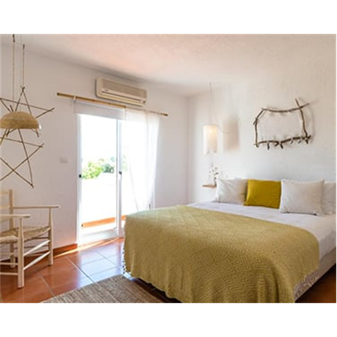 Utopia Guest House - Aljezur | Estadia Junto à Praia 1 Noite