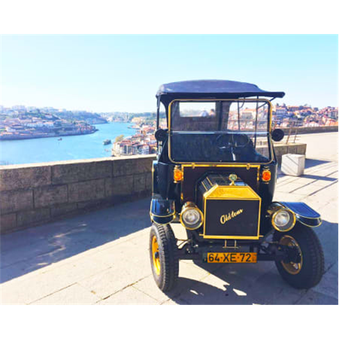 Tour Histórico na Cidade do...rd T | até 4 Pessoas | OldTour Vintage Tour | 1h