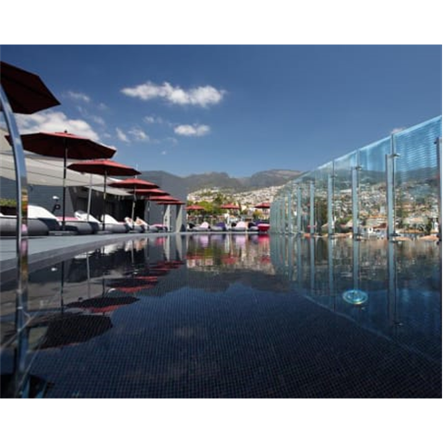 The Vine Hotel 5* | Acesso Spa Ilimitado & Massagem Relax Corpo Inteiro | Funcha