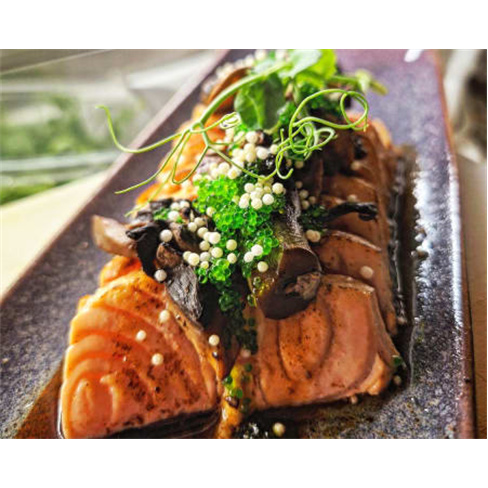 Irresistível! Sushi, Sashimi, Temakis e Sobremesa para Dois | KOI Sushi House n
