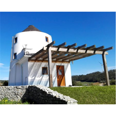 The Windhouse - Lourinhã | Estadia Romântica em Moinho 2 Noites