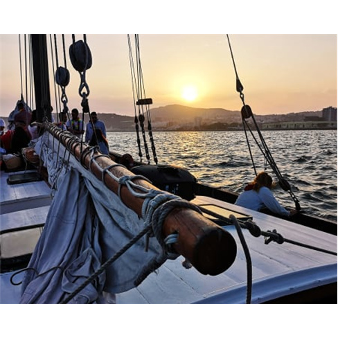 Passeio de Barco pela Baía de Setúbal - Sunset Tour! 2 Horas Bilhete de Crian