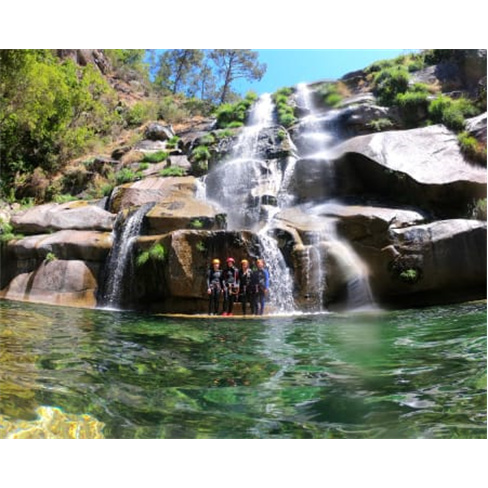 Já se Aventurou no Canyoning? 4 Locais à Escolha | Até 5 Horas Experiência p