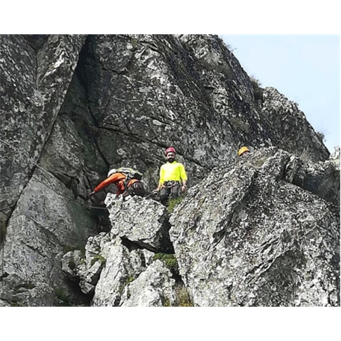 Rappel e Escalada na Serra ...rto Natureza e Aventura Experiência para 4 Pessoa
