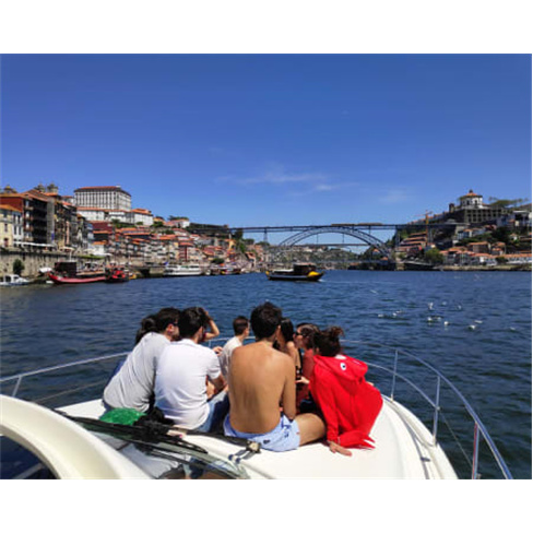 Passeio em Iate no Douro c/ Welcome Drink - Grupo até 10 Pessoas | DouroCharter