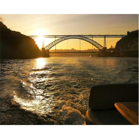 Passeio em Iate no Douro c/ Welcome Drink - Grupo até 10 Pessoas | DouroCharter