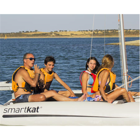 Passeio de Smartkat no Alqueva para Até 4 Pessoas | Centro Náutico de Monsaraz