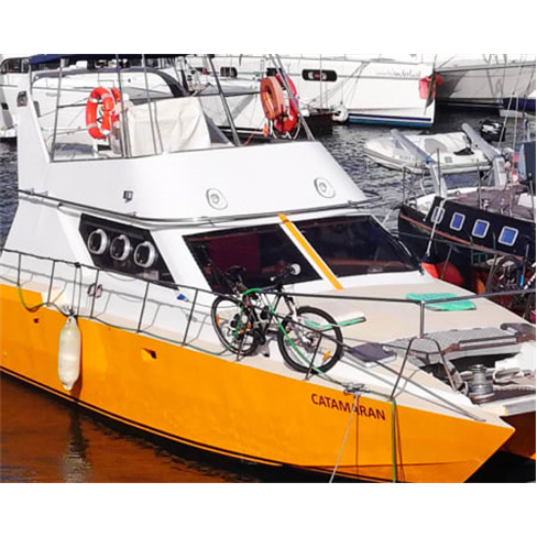Passeio no Tejo em Catamaran a Motor - 1 Hora | Lazy Lisbon Cruises Experiência