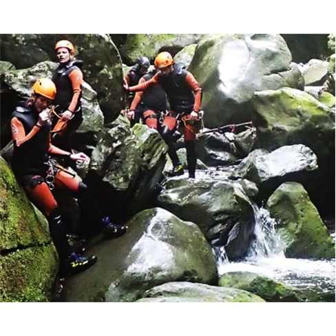 Canyoning no Interior Rural...| Lokoloko - Santa Cruz Experiência para 2 Pessoa