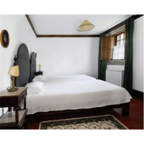 Quinta do Pinheiro: Estadia 2 Noites, Piscina e Cavalo.nn50 caracteres.