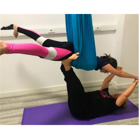 Workshop de Yoga Suspenso para Adultos ou Crianças - 1h30 | Shala Academia - Al