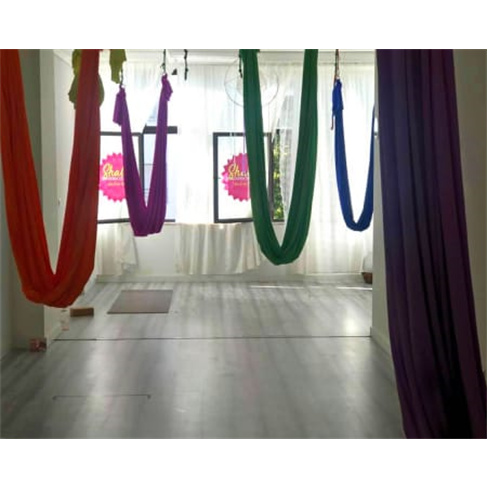 Workshop de Yoga Suspenso para Adultos ou Crianças - 1h30 | Shala Academia - Al