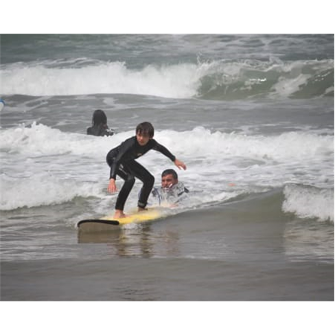 Aula de Surf na Praia Grand...School - Sintra Aula de Surf Particular | 1 Pessoa