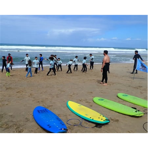 Aula de Surf na Praia Grand...School - Sintra Aula de Surf Particular | 1 Pessoa