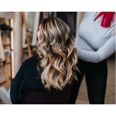 Corte + Brushing + Lavagem ... Hidratação Capilar + Lavagem com Champô e Más