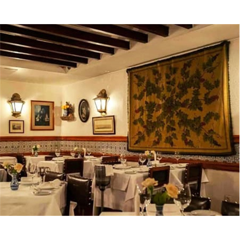 Jantar a Dois & Espectáculo ao Vivo em Casa de Fados em Lisboa | Restaurante Sr
