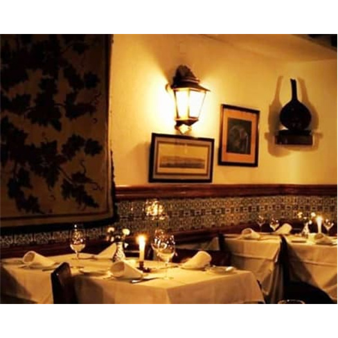 Jantar a Dois & Espectáculo ao Vivo em Casa de Fados em Lisboa | Restaurante Sr
