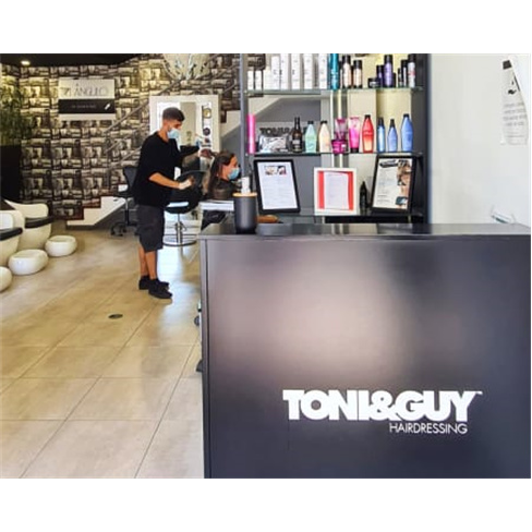 Corte de Cabelo e Madeixas Sun Kissed no Toni & Guy - Lisboann(80 caracteres)