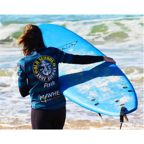 Aula de Surf em Grupo na Co... Old School Surf School Experiência para 2 Pessoa