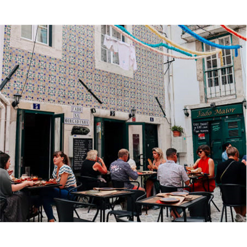 Jantar de Paixão e Tradição para Dois | Fado na Morgadinha - Alfama
