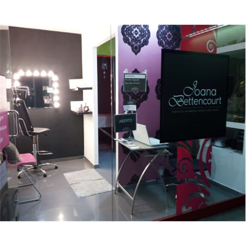 Massagem à Escolha - Facial, Descontracturante Costas, Anti-Celulítica ou Inte