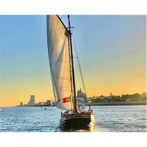 Cruzeiro em Veleiro Tradicional pelo Rio Tejo a Dois - 45 Min | Nosso Tejo
