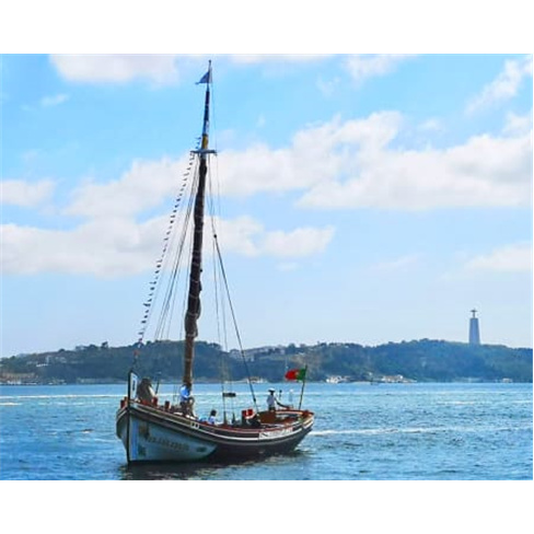 Cruzeiro em Veleiro Tradicional pelo Rio Tejo a Dois - 45 Min | Nosso Tejo
