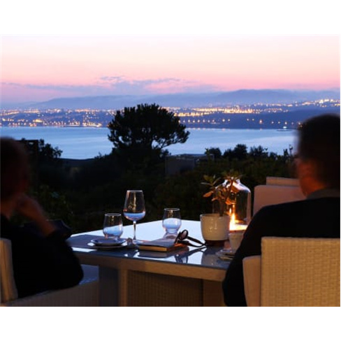 Cheque Gourmet 30€ + Vista para o Rio Tejo a Dois | Tago's - Almada
