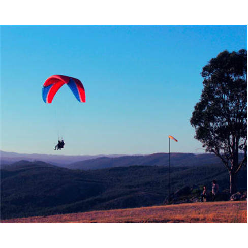 Voo de Parapente com Oferta... de Parapente em São Miguel de Poiares | 2 Pessoa
