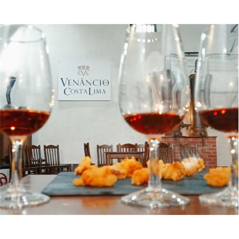 Visita à Adega com Prova de Vinhos e Produtos Regionais | Adega Venâncio da Co