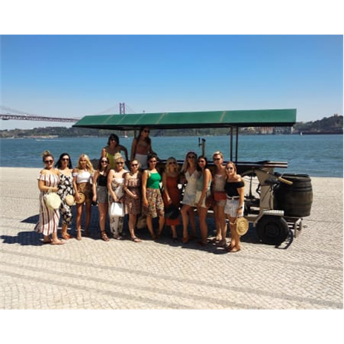 Passeio de Beer Bike em Lisboa com Bar e Música a Bordo - 1 hora, para 1 pessoa