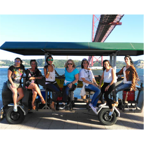Passeio de Beer Bike em Lisboa com Bar e Música a Bordo - 1 hora, para 1 pessoa