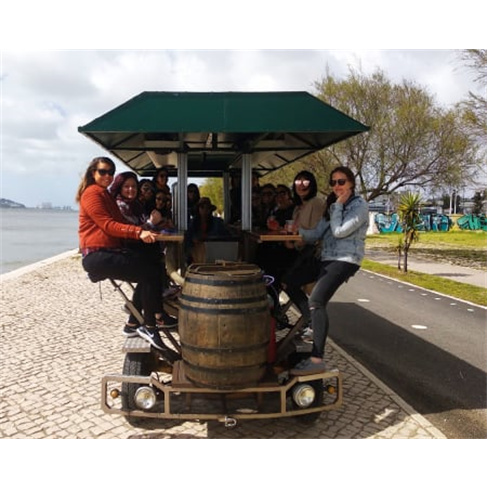 Passeio de Beer Bike em Lisboa com Bar e Música a Bordo - 1 hora, para 1 pessoa