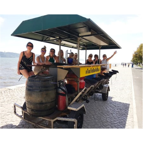 Passeio de Beer Bike em Lisboa com Bar e Música a Bordo - 1 hora, para 1 pessoa