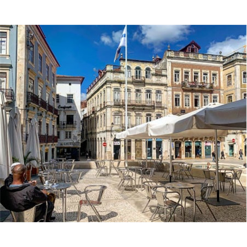 Petiscos, Vinho e Fado para Dois no Histórico Café Santa Cruz | Coimbra