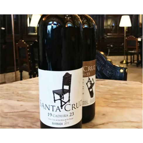 Petiscos, Vinho e Fado para Dois no Histórico Café Santa Cruz | Coimbra