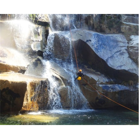 Canyoning no Rio Paiva para Dois com Foto-Reportagem | 6 Horas | Clube do Paiva