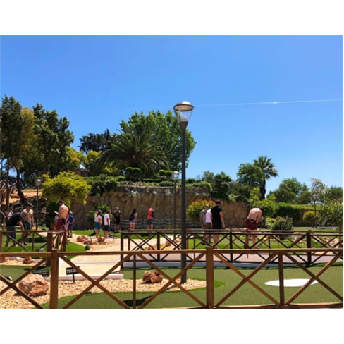 Percurso de Minigolfe com 2...MiniGolf Adventure Park | Albufeira Bilhete Sénio