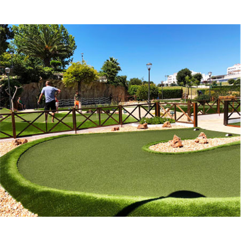 Percurso de Minigolfe com 2...MiniGolf Adventure Park | Albufeira Bilhete Sénio
