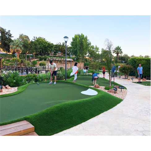 Percurso de Minigolfe com 2...MiniGolf Adventure Park | Albufeira Bilhete Sénio