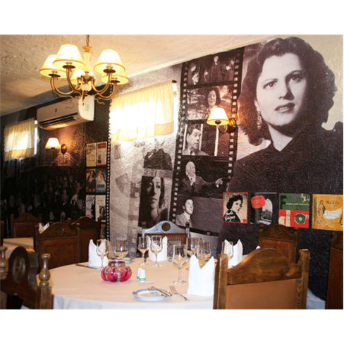 Cozinha Tradicional, Garrafa de Vinho e Fado para Dois | Restaurante O Cangalho