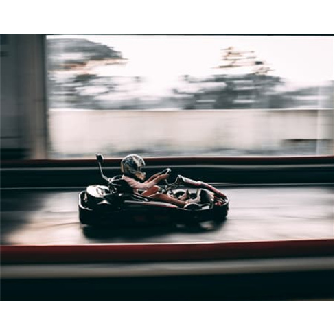 Kartódromo Indoor Fafe | Condução de Kart para 2 Adultos + 2 Crianças com Of