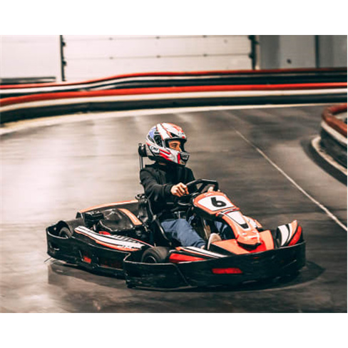 Kartódromo Indoor Fafe | Condução de Kart para 2 Adultos + 2 Crianças com Of